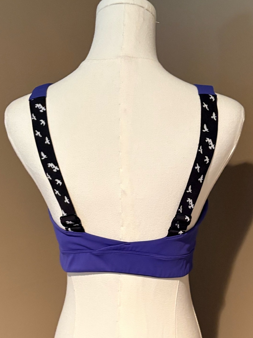 Oiselle Esther Bra in a vibrant Lapis blue size 8 - Picture 3 of 8